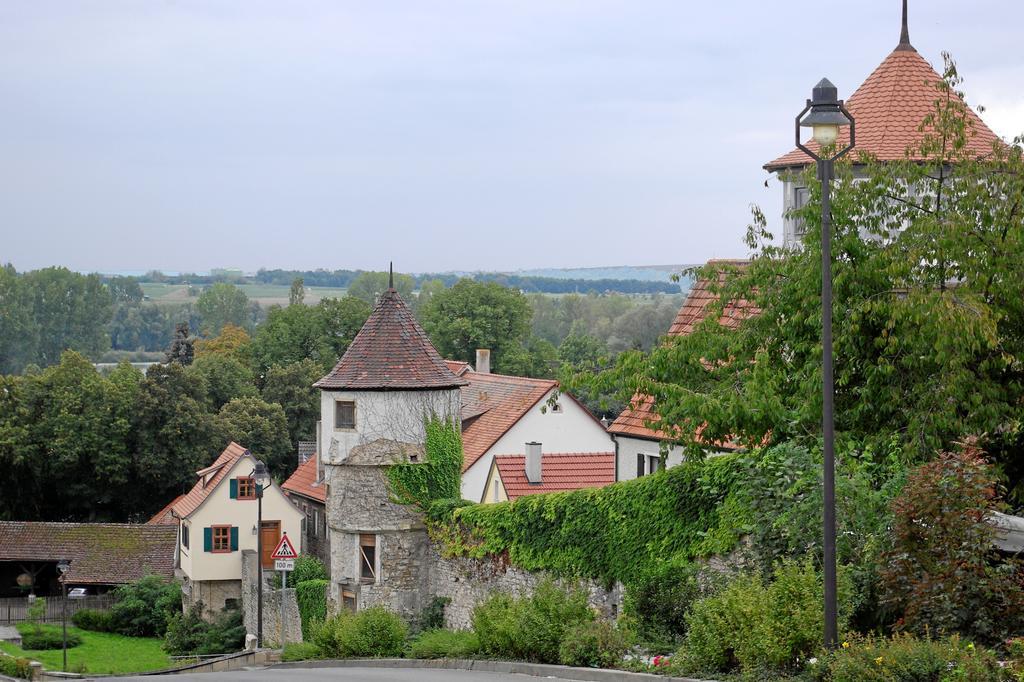 Akzent Hotel Am Bach Dettelbach Esterno foto