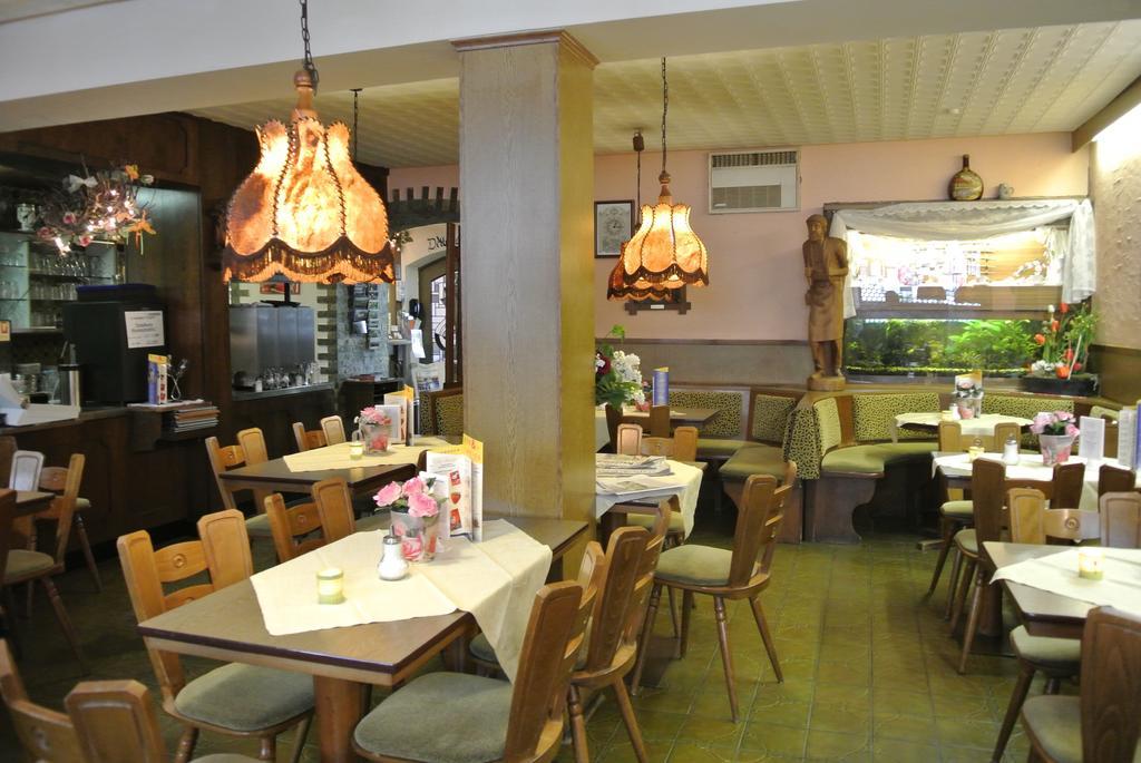 Akzent Hotel Am Bach Dettelbach Esterno foto